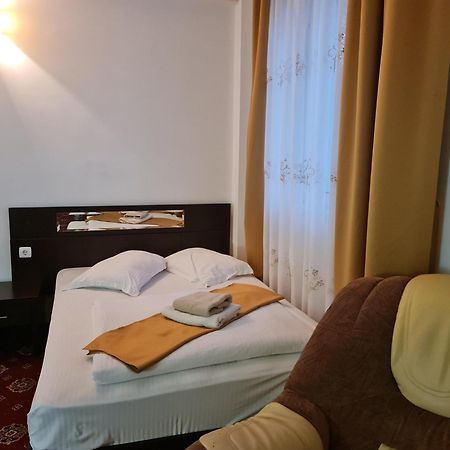 Hotel Magic Gt Trivale Питещ Екстериор снимка