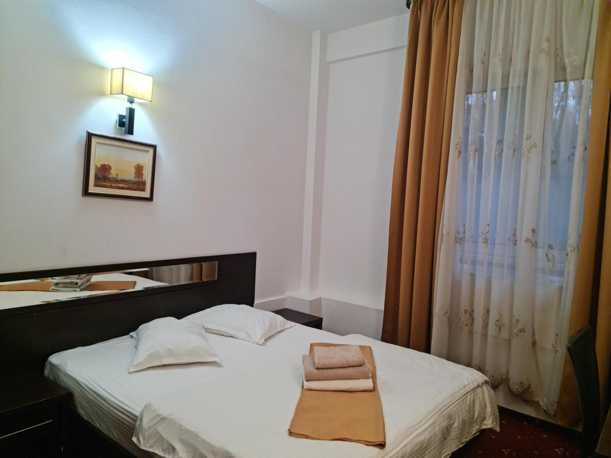 Hotel Magic Gt Trivale Питещ Екстериор снимка
