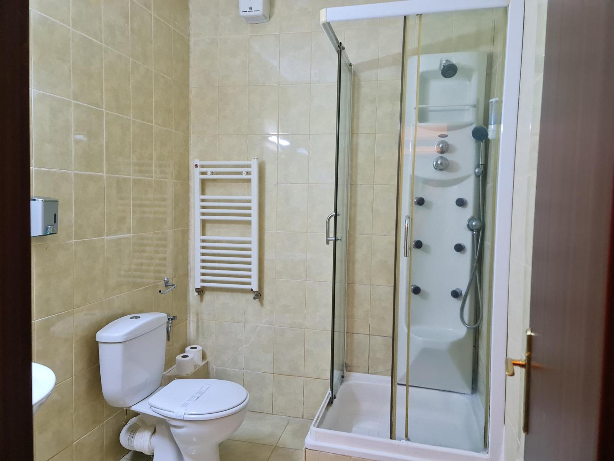 Hotel Magic Gt Trivale Питещ Екстериор снимка