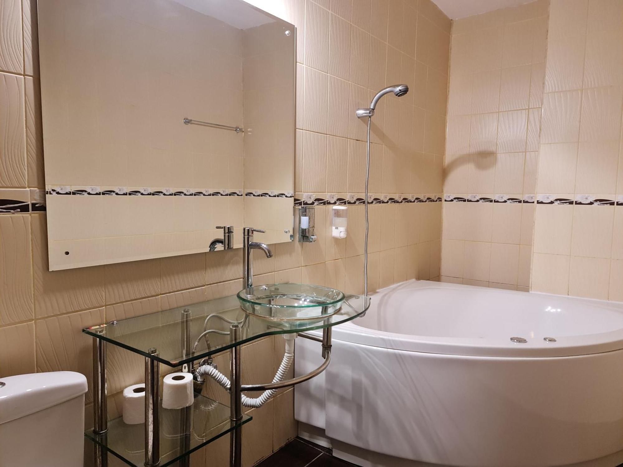 Hotel Magic Gt Trivale Питещ Екстериор снимка