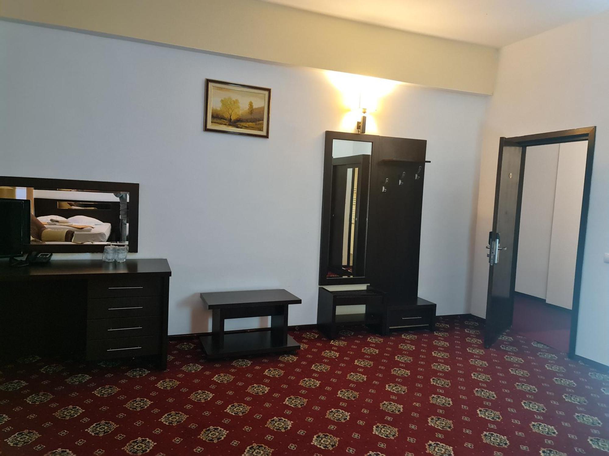 Hotel Magic Gt Trivale Питещ Екстериор снимка