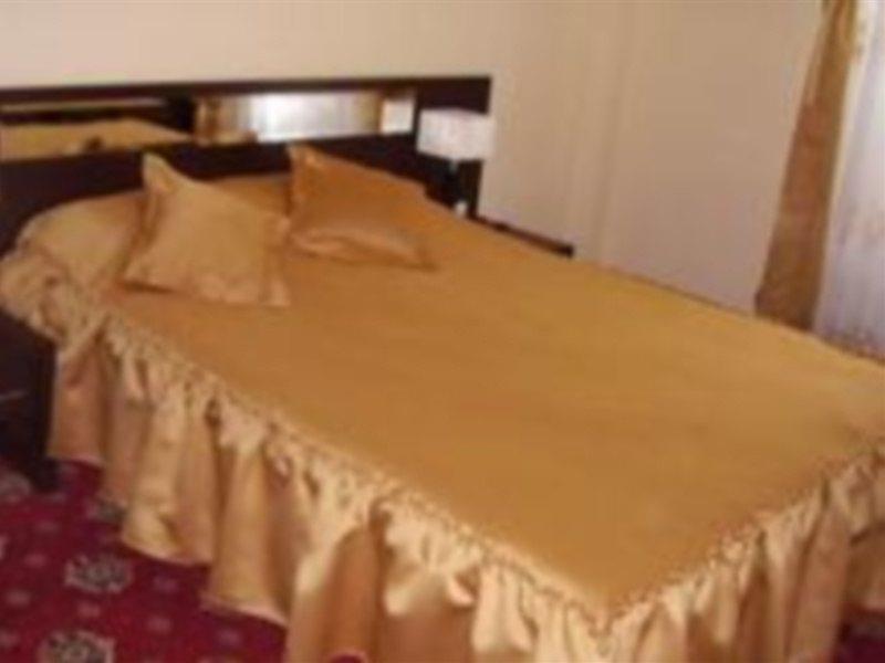 Hotel Magic Gt Trivale Питещ Екстериор снимка