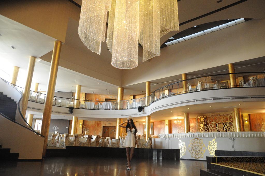 Hotel Magic Gt Trivale Питещ Екстериор снимка