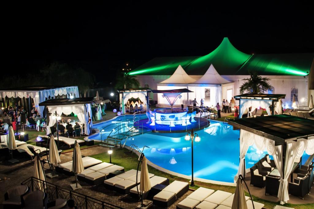 Hotel Magic Gt Trivale Питещ Екстериор снимка