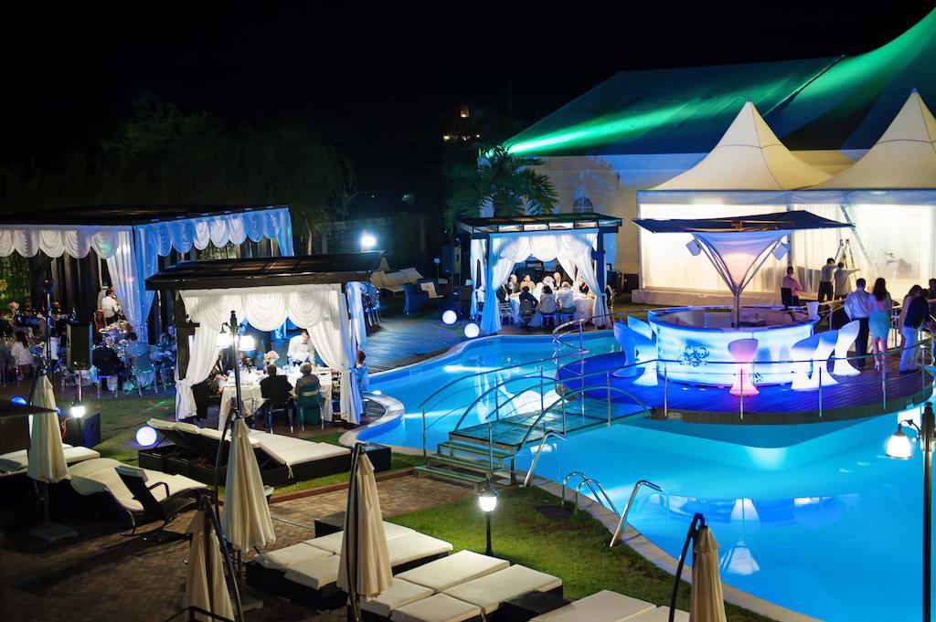 Hotel Magic Gt Trivale Питещ Екстериор снимка